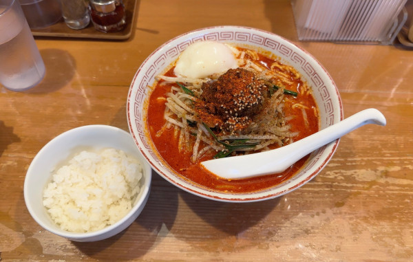 「担々麺　3辛　➕　温玉」@担々飯店の写真