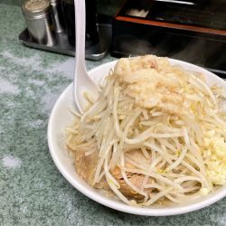 学生ラーメン(ヤサイ/ニンニク/アブラ多め(液・固))