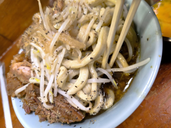 「えび汁なし（最太麺）・大・生卵（脂・にんにく）」@蓮爾 新町一丁目店の写真