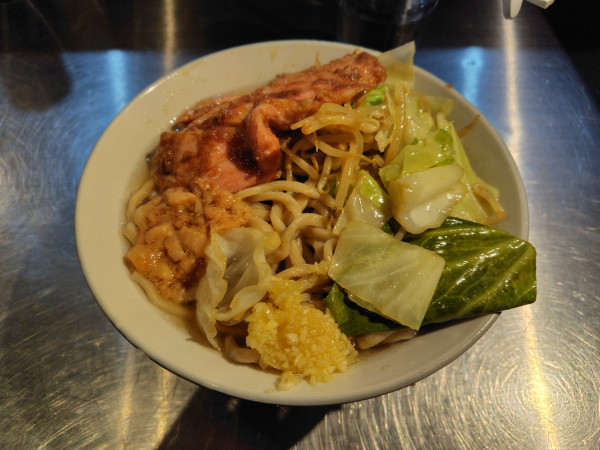 「らーめん300g 1000」@成城贅肉店の写真