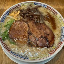 裏大島ラーメン　930円