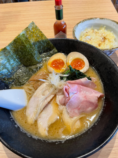 「極白湯醤油¥1,300+リゾットセット¥250」@麺匠 一鶏の写真