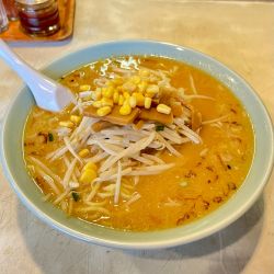 ラーメンみそ〝炒めたもやし入り〟
