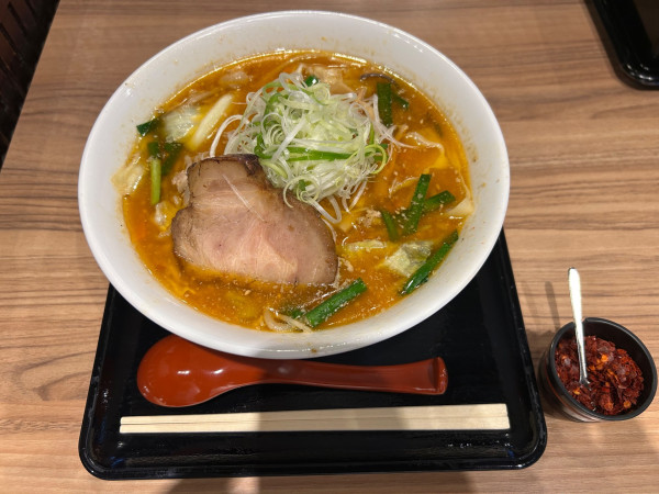 「味噌ラーメン¥1300&チャーシュー¥200」@けやき 新千歳空港店の写真