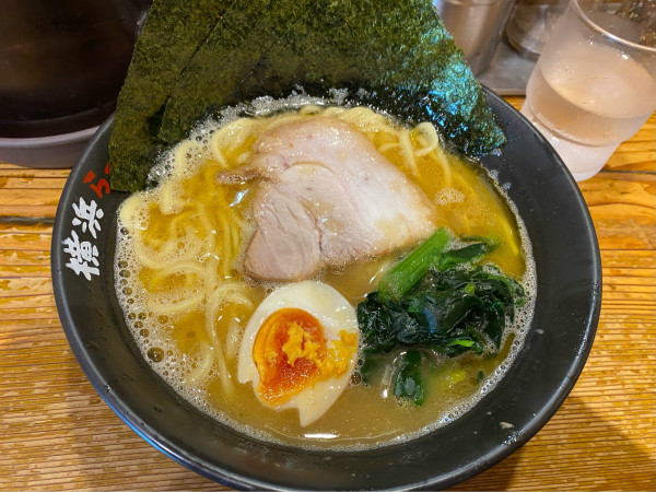 「らーめん(麺固め)880円」@壱八家 東戸塚店の写真