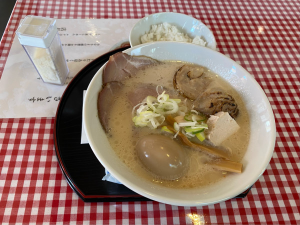 「イタリアンラーメン（全部のせ）+サービスライス1,300円」@Lunaの世界の写真
