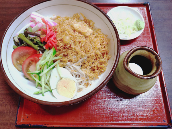 「冷やしたぬき　１０５０円」@蕎麦処 丸花 総本店の写真