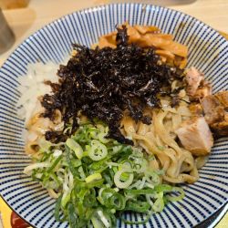 煮干し油そば鬼盛り