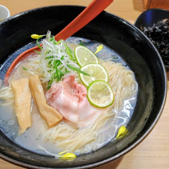 焼きあご塩らー麺 たかはし 大船店の写真