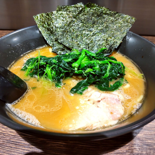 「らーめん（￥800）＋ほうれん草（￥150）」@らーめん 吟太の写真