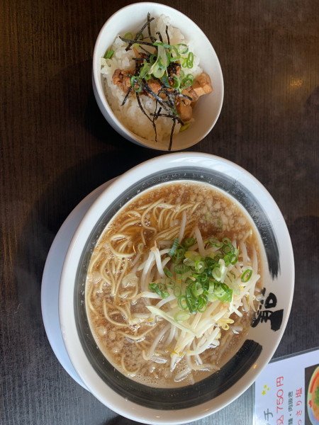 「ランチ　醤油ラーメンと豚めし　750円」@新・和歌山らーめん ばり嗎 福山駅家店の写真