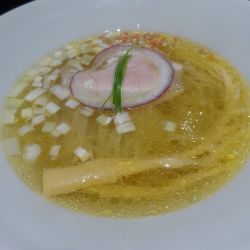 淡麗塩ラーメン　1,300円