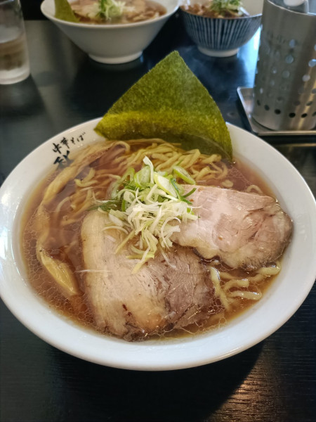 「醤油ラーメン」@中華そば 秋山の写真