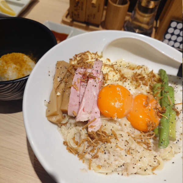 「セアブナーラウイング（卵黄ダブル）」@麺 鍾馗の写真