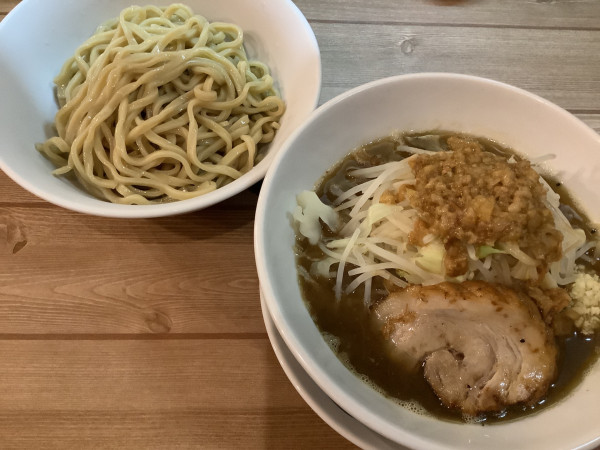 「つけ麺（小）1100円の魚介豚骨スープ100円」@麺ゃ花ょの写真