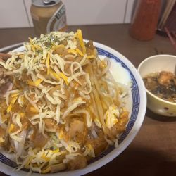 限定背脂チーズカレー油そば➕シビレ脂