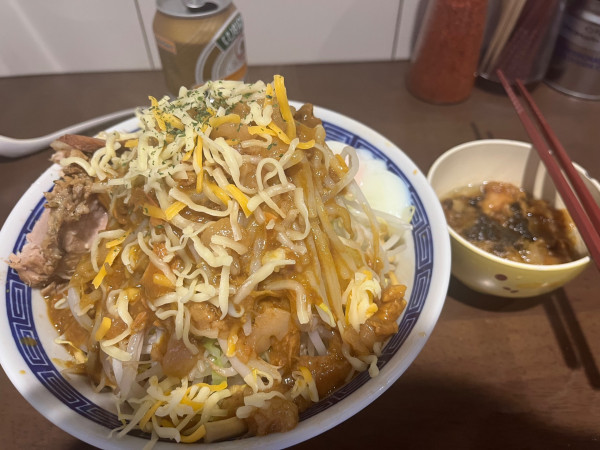 「限定背脂チーズカレー油そば➕シビレ脂」@ラーメン ゼンゼンの写真