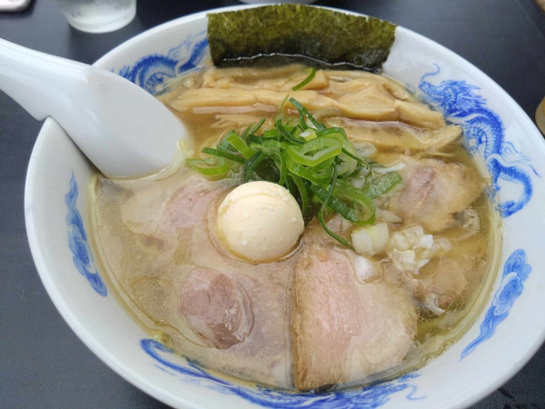 「塩バターラーメン」@貝だし地鶏中華そば あん藤 えのしま店の写真