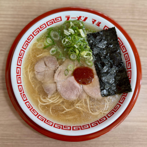 「赤丸ラーメン（750円）」@ラーメン マルの写真