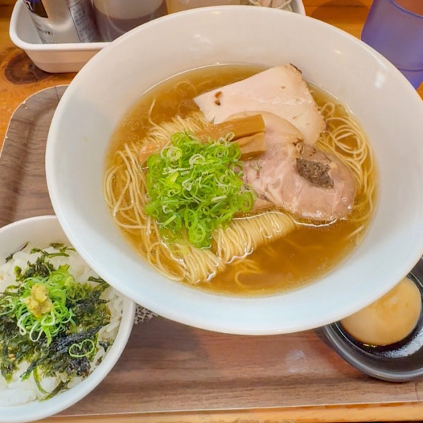 「【平日限定】塩らーめん（小籠包・ぶっこみ飯付き）¥1,100」@旬菜 新舟の写真