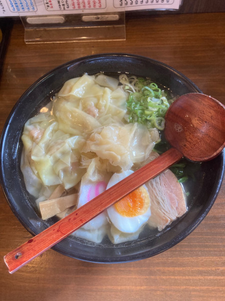 「ガリ塩ワンタンメン（帯麺）　ラーパス　ウーロン茶」@元祖帯麺 梅田飯店の写真