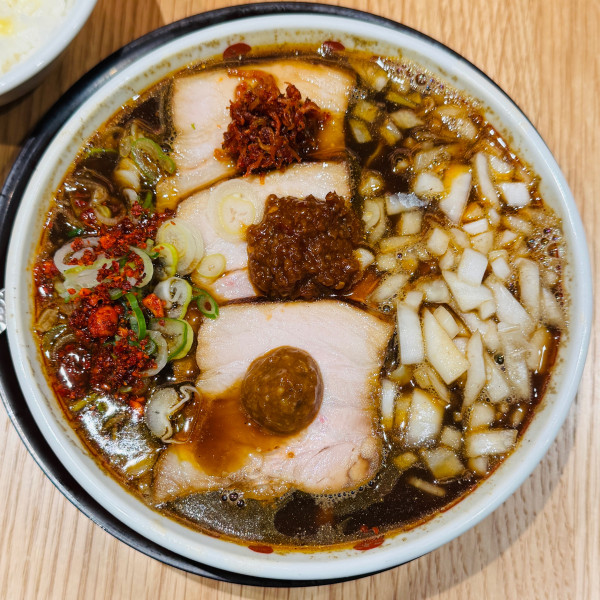 「辛ニボTYPE-T一口おいめし付きチーズ飯」@津軽煮干 ひらこ屋の写真