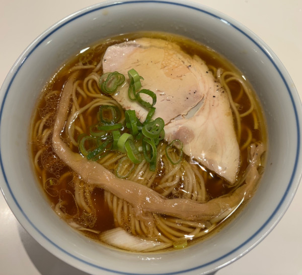 「鶏と水の醤油らぁ麺」@ロックンスリーの写真