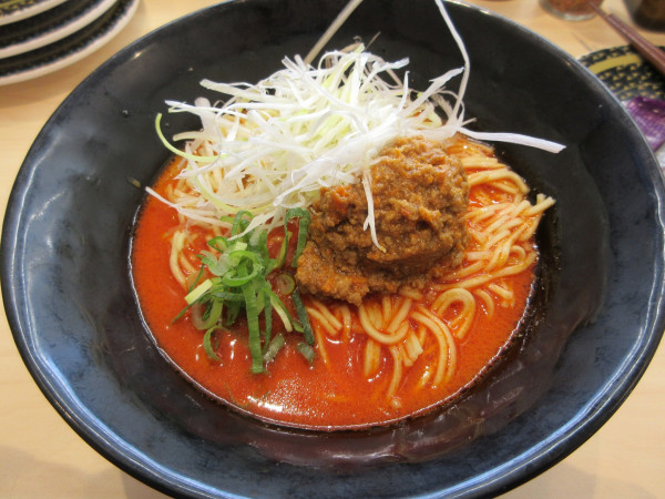 「限定　濃厚冷やし担々麺（４７３円）＋唐揚げ他合計　１８６７円」@はま寿司 阿見住吉店の写真