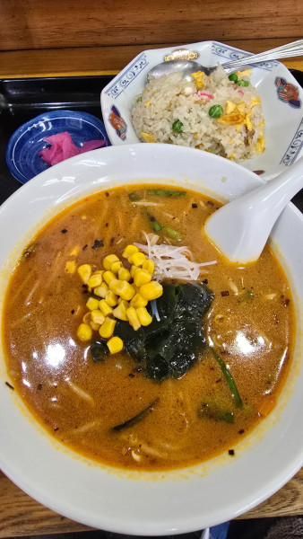 「チャーハン＆からっ風ラーメン（ハーフ）1100円」@ラーメンすぎうらの写真
