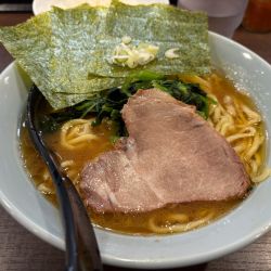 ラーメン950円 麺増し150円 ライス150円