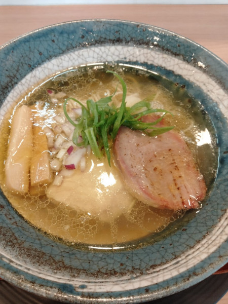 「塩らぁめん」@横浜淡麗らぁ麺 川上の写真