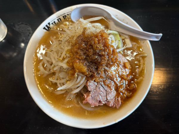 「中ラーメン(麺 300g)」@WILD PIGの写真