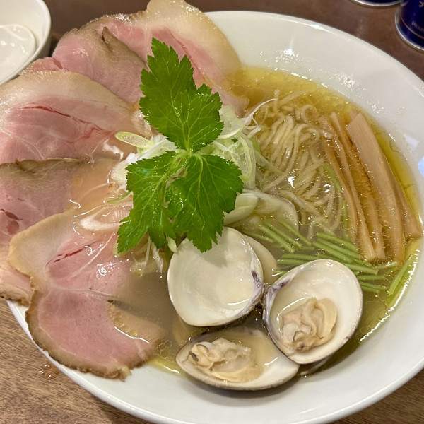 「蛤塩そば＋チャーシュー３枚」@麺屋 遊仁の写真