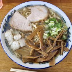 ケンちゃんラーメン ケンちゃんラーメン本店＠山形県酒田市にて中華そばをオーダー
