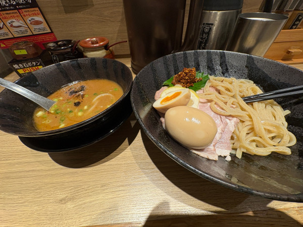 「濃厚海老つけ麺 卵 1,640円!」@つけめん TETSU 武蔵小杉店の写真