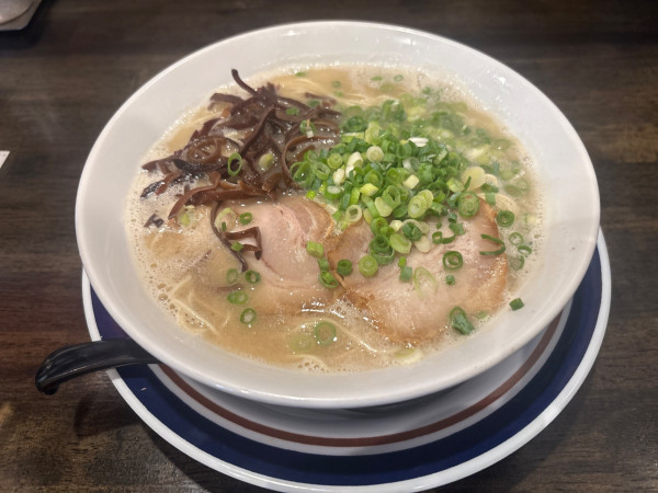 「博多ラーメン（1.5玉）」@博多ラーメン ごたるの写真