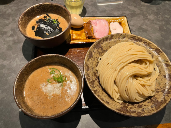 「味玉つけ麺　特盛　黒スープ追加」@遷の写真