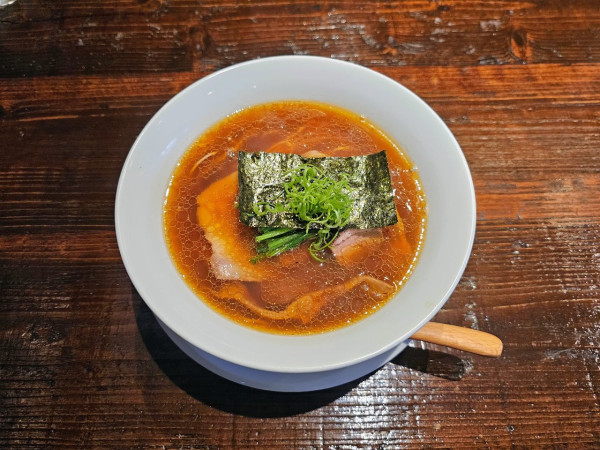 「醤油らぁ麺」@MENSHO Districtの写真