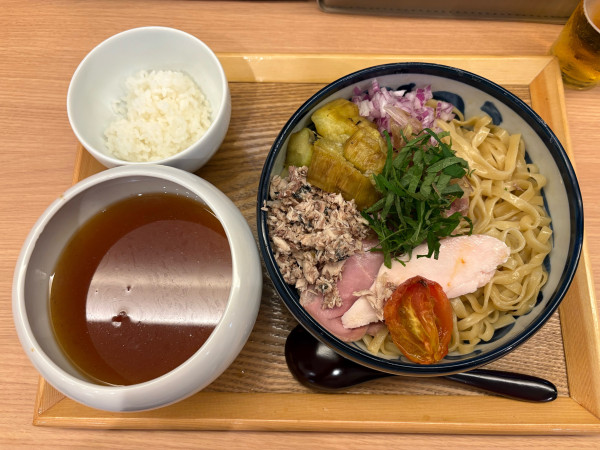 「秋刀魚と焼き茄子の和えつけそば追い飯つき」@柳橋さんりょうの写真