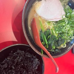 ラーメン並850円＋黒バラのり200円＋九条ネギ100円