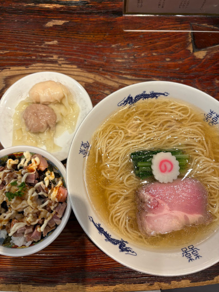 「中華そば　替え玉　チャーシューマヨ丼　肉ワンタン海老ワンタン別皿」@中華蕎麦にし乃の写真