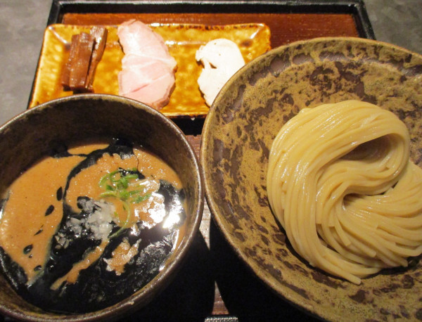 「黒つけ麺（小）1200円」@遷の写真