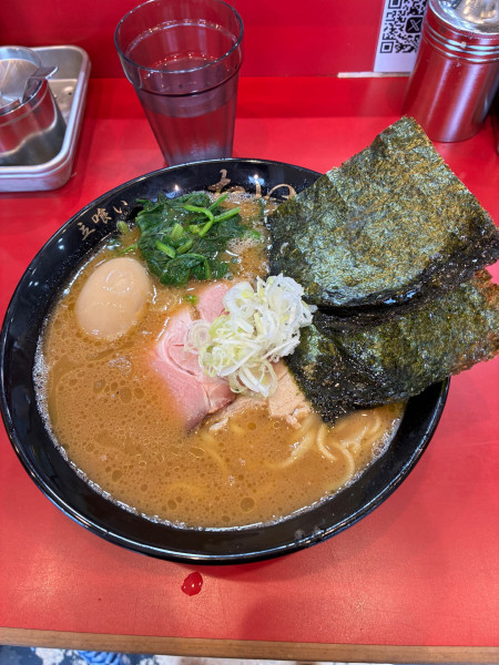 「特選ラーメン」@立喰いらぁめん たいせいの写真