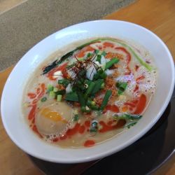 限定 豚骨タンタン麺 950円