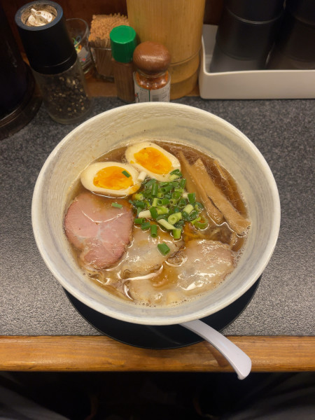 「背脂魚介味玉醤油（1020円）」@満麺の笑みの写真