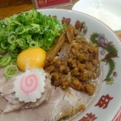 黒背脂　油そば　890円