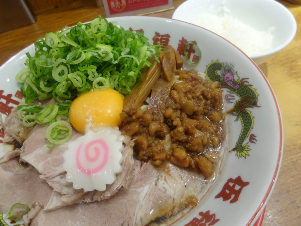 「黒背脂　油そば　890円」@東京背脂黒醤油ラーメン 伍福軒 大宮店の写真