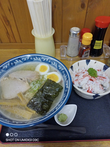 「塩ラーメン+かに丼セット」@函館朝市 味の一番の写真