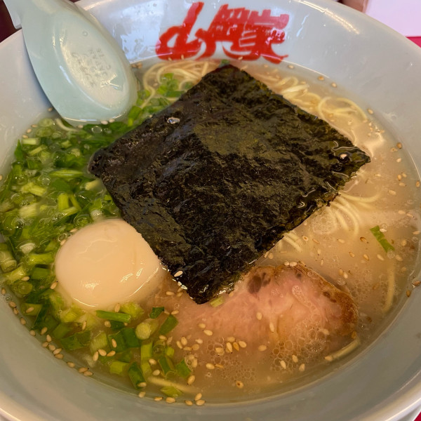 「朝ラーメン 550円 味玉」@ラーメン山岡家 大泉店の写真