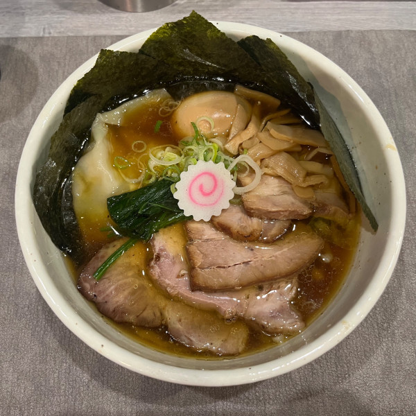 「醤油全部のせら〜麺」@手打ち 蓮の写真